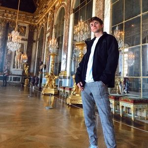 Meet your Posher, Adam